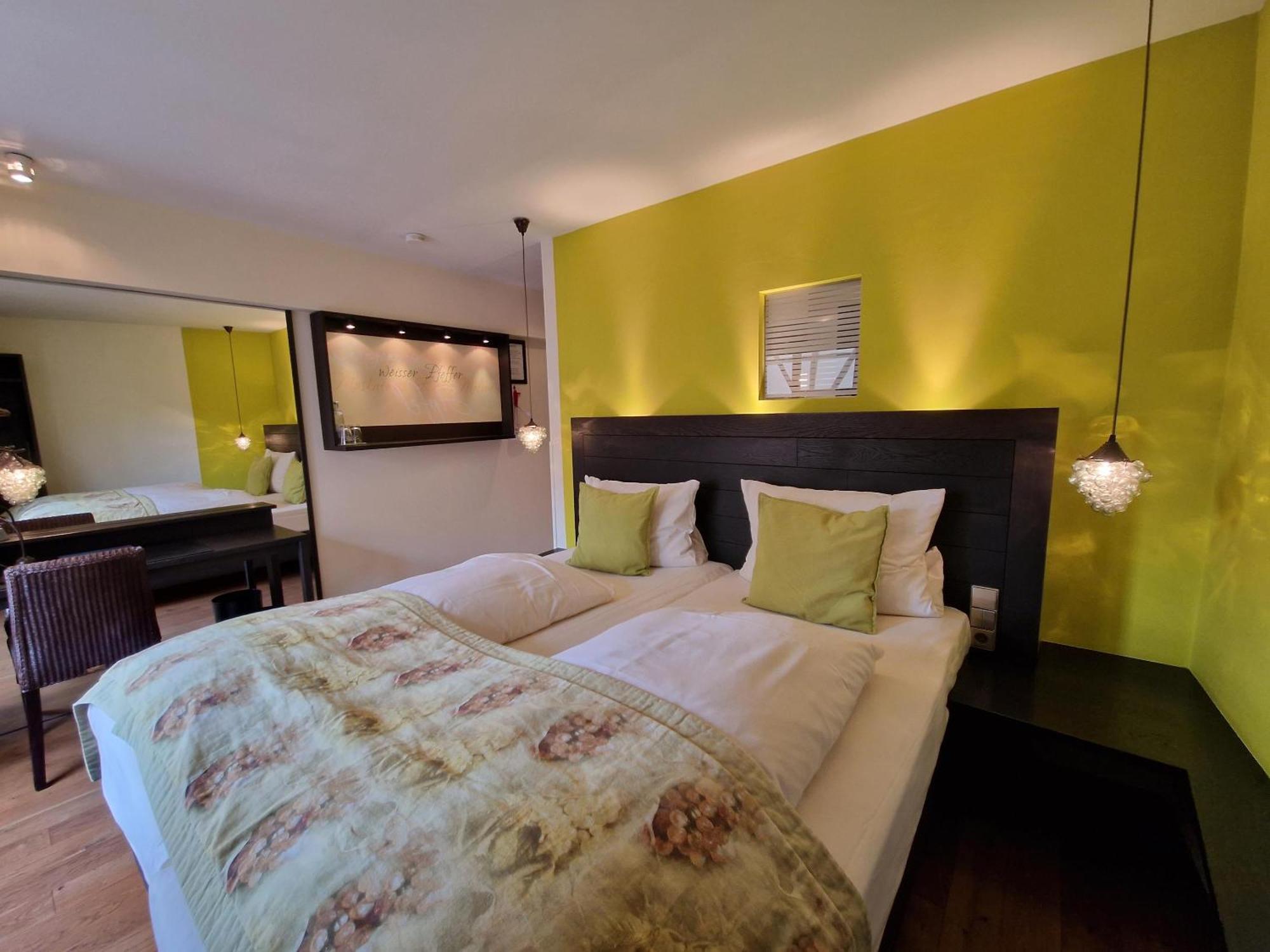 Laurentius Boutique-Hotel & Restaurant ไวเคอร์ไซม์ ภายนอก รูปภาพ