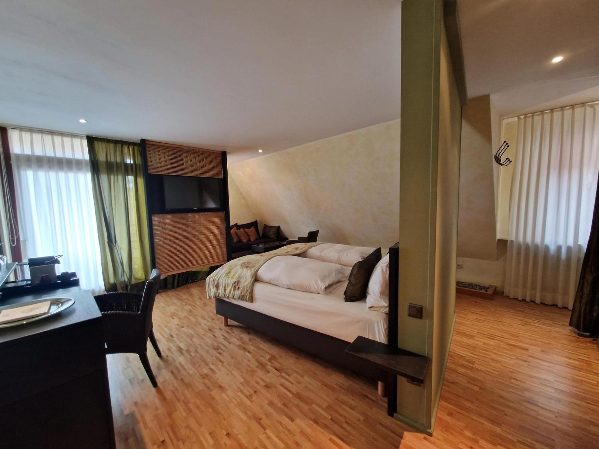 Laurentius Boutique-Hotel & Restaurant ไวเคอร์ไซม์ ภายนอก รูปภาพ